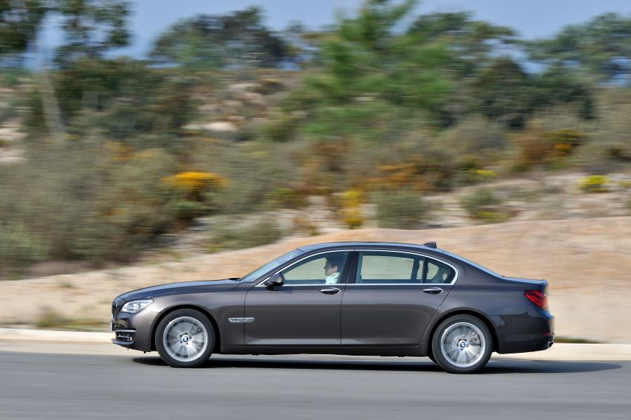  BMW 750iL 2012 года  (фото 48 из 61)